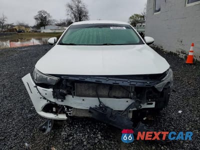 Piąte zdjęcie samochodu w środku: 2018 BUICK REGAL ESSENCE VIN:W04GP6SX2J1136496 - miniatura