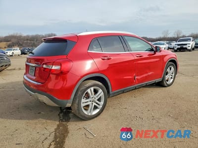 Trzecie zdjęcie samochodu z tyłu: 2019 MERCEDES-BENZ GLA 250 4MATIC VIN:WDCTG4GB8KJ586008 - miniatura