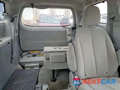 Zdjęcie 10 z 13 samochodu: 2014 TOYOTA SIENNA LE 8-PASSENGER VIN:5TDKK3DC6ES483541 - miniatura