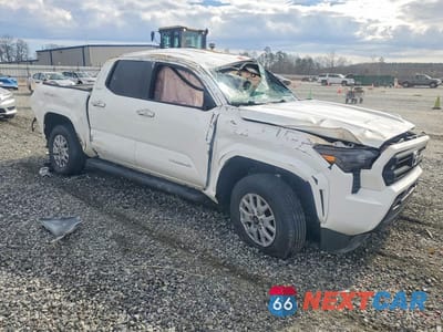 Czwarte zdjęcie samochodu z boku: 2024 TOYOTA TACOMA SR5 VIN:3TMKB5FN4RM010625 - miniatura