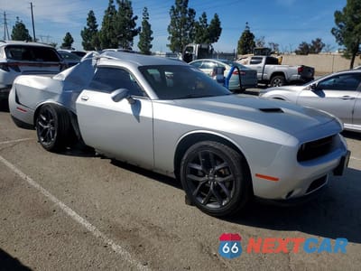 Czwarte zdjęcie samochodu z boku: 2021 DODGE CHALLENGER SXT VIN:2C3CDZAGXMH610835 - miniatura
