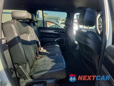 Zdjęcie 11 z 13 samochodu: 2025 JEEP WAGONEER SERIES II VIN:1C4SJUBP6SS519908 - miniatura