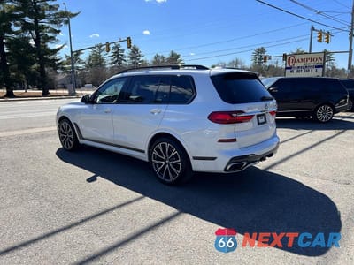 Czwarte zdjęcie samochodu z boku: 2019 BMW X7 XDRIVE50I VIN:5UXCX4C51KLS37426 - miniatura