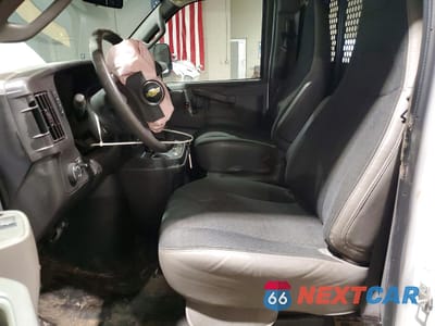 Zdjęcie 7 z 13 samochodu: 2021 CHEVROLET EXPRESS 2500 CARGO DELIVERY VAN VIN:1GCWGAF7XM1250393 - miniatura