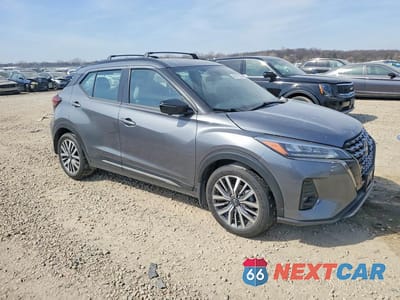 Czwarte zdjęcie samochodu z boku: 2023 NISSAN KICKS SR VIN:3N1CP5DVXPL526650 - miniatura