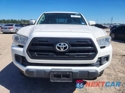 Piąte zdjęcie samochodu w środku: 2017 TOYOTA TACOMA SR VIN:5TFAX5GN8HX103376 - miniatura