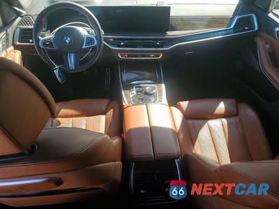 Zdjęcie 8 z 13 samochodu: 2025 BMW X7 XDRIVE40I VIN:5UX23EM05S9W76125 - miniatura