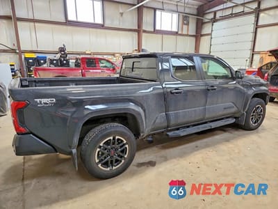 Trzecie zdjęcie samochodu z tyłu: 2025 TOYOTA TACOMA SR5 VIN:3TYLB5JN6ST103586 - miniatura