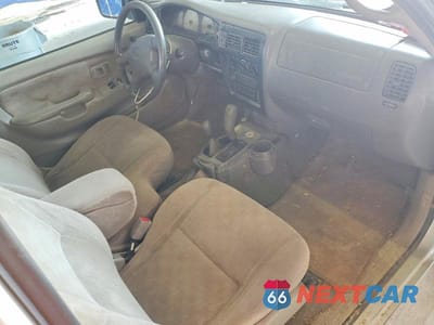 Zdjęcie 10 z 12 samochodu: 2004 TOYOTA TACOMA V6 VIN:5TEWN72N74Z374155 - miniatura