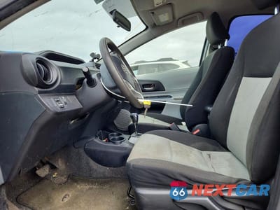 Zdjęcie 7 z 13 samochodu: 2013 TOYOTA PRIUS C TWO VIN:JTDKDTB34D1528209 - miniatura