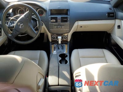 Zdjęcie 8 z 11 samochodu: 2011 MERCEDES-BENZ C 250 4MATIC VIN:WDDGF8FB7BA505041 - miniatura