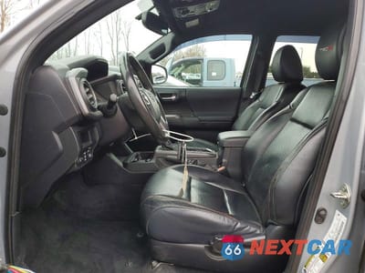 Zdjęcie 7 z 12 samochodu: 2017 TOYOTA TACOMA TRD PRO VIN:5TFCZ5ANXHX047727 - miniatura