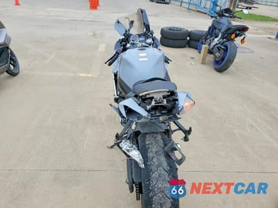 Czwarte zdjęcie samochodu z boku: 2022 SUZUKI GSX-R600 VIN:JS1GN7FA0N7100939 - miniatura