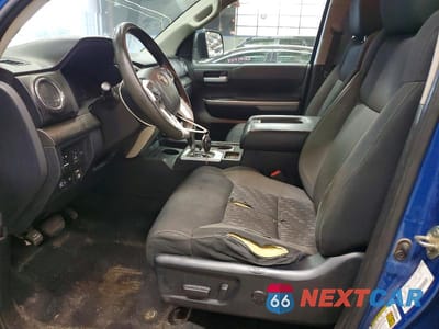 Zdjęcie 7 z 12 samochodu: 2018 TOYOTA TUNDRA SR5 VIN:5TFUY5F12JX760088 - miniatura