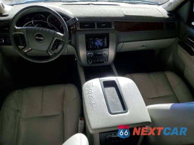 Zdjęcie 8 z 12 samochodu: 2014 GMC YUKON XL C1500 SLT VIN:1GKS1KE0XER189046 - miniatura