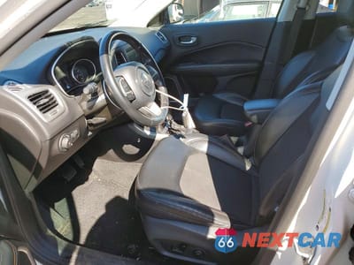 Zdjęcie 7 z 12 samochodu: 2019 JEEP COMPASS LATITUDE VIN:3C4NJDBB9KT835738 - miniatura