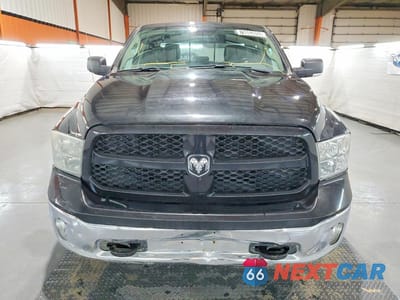 Piąte zdjęcie samochodu w środku: 2018 RAM 1500 SLT VIN:1C6RR7LM8JS283894 - miniatura