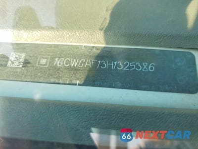 Zdjęcie 13 z 13 samochodu: 2017 CHEVROLET EXPRESS 2500 CARGO DELIVERY VAN VIN:1GCWGAF13H1325386 - miniatura