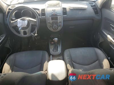 Zdjęcie 8 z 13 samochodu: 2011 KIA SOUL + VIN:KNDJT2A29B7709799 - miniatura