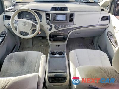 Zdjęcie 8 z 13 samochodu: 2013 TOYOTA SIENNA LE 7-PASSENGER VIN:5TDJK3DC2DS060224 - miniatura