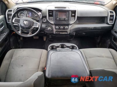 Zdjęcie 8 z 11 samochodu: 2020 RAM 2500 BIG HORN VIN:3C6UR5JJ7LG145605 - miniatura