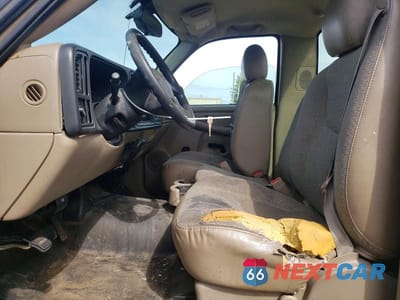 Zdjęcie 7 z 12 samochodu: 2004 CHEVROLET SILVERADO C1500 VIN:1GCEC14T84E116241 - miniatura
