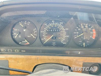 Zdjęcie 9 z 12 samochodu: 1983 MERCEDES BENZ 380 SEL VIN:WDBCA33A6DB045551 - miniatura