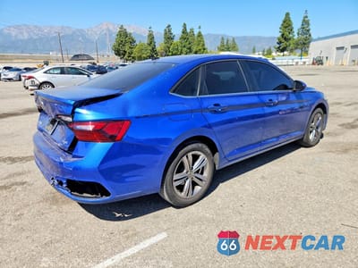 Trzecie zdjęcie samochodu z tyłu: 2022 VOLKSWAGEN JETTA SE VIN:3VWEM7BUXNM009101 - miniatura