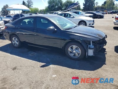 Czwarte zdjęcie samochodu z boku: 2024 HYUNDAI ELANTRA SE VIN:KMHLL4DG3RU660215 - miniatura