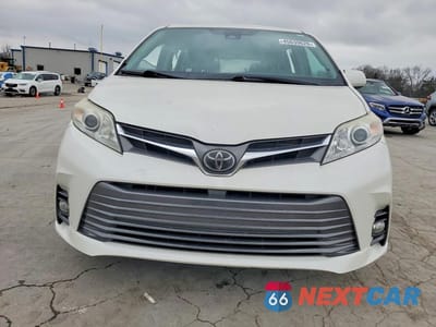 Piąte zdjęcie samochodu w środku: 2018 TOYOTA SIENNA XLE PREMIUM 8-PASSENGER VIN:5TDYZ3DC8JS958025 - miniatura