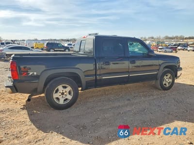 Trzecie zdjęcie samochodu z tyłu: 2005 CHEVROLET SILVERADO K1500 VIN:2GCEK13T951176603 - miniatura