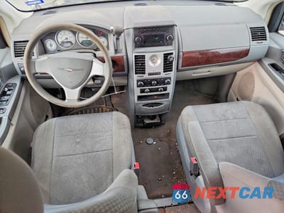 Zdjęcie 8 z 14 samochodu: 2009 CHRYSLER TOWN & COUNTRY LX VIN:2A8HR44E29R656234 - miniatura