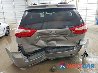 Zdjęcie 6 z 12 samochodu: 2018 TOYOTA SIENNA XLE 8-PASSENGER VIN:5TDYZ3DC0JS913855 - miniatura