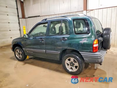 Drugie zdjęcie samochodu z przodu: 2002 CHEV TRACKER VIN:2CNBJ13C526951723 - miniatura