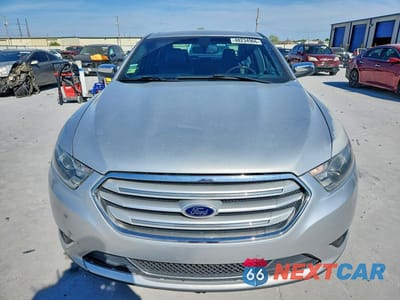 Piąte zdjęcie samochodu w środku: 2015 FORD TAURUS LIMITED VIN:1FAHP2F88FG134204 - miniatura