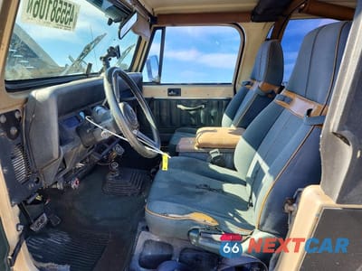 Zdjęcie 7 z 12 samochodu: 1993 JEEP WRANGLER / YJ SAHARA VIN:1J4FY49S1PP245075 - miniatura