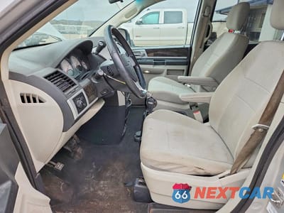 Zdjęcie 7 z 13 samochodu: 2010 DODGE GRAND CARAVAN CREW VIN:2D4RN6DX4AR385043 - miniatura