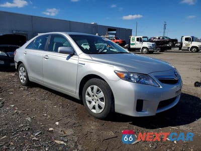 Czwarte zdjęcie samochodu z boku: 2011 TOYOTA CAMRY HYBRID BASE VIN:4T1BB3EK0BU140099 - miniatura
