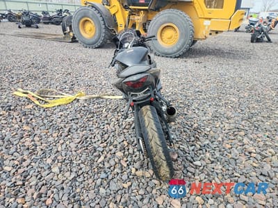 Czwarte zdjęcie samochodu z boku: 2022 YAMAHA YZFR3 A VIN:MH3RH18Y5NK008463 - miniatura