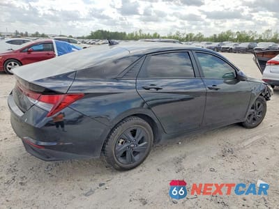 Trzecie zdjęcie samochodu z tyłu: 2023 HYUNDAI ELANTRA SEL VIN:KMHLM4AG9PU555239 - miniatura