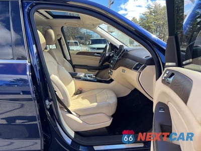 Piąte zdjęcie samochodu w środku: 2019 MERCEDES-BENZ GLE 400 4MATIC VIN:4JGDA5GB2KB216213 - miniatura