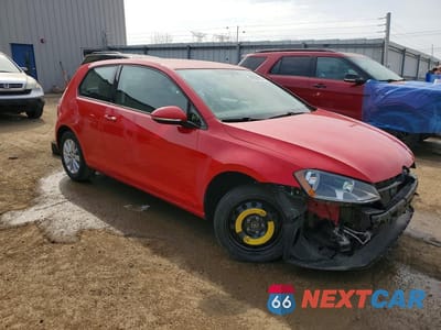 Czwarte zdjęcie samochodu z boku: 2015 VOLKSWAGEN GOLF VIN:3VW917AU0FM026745 - miniatura