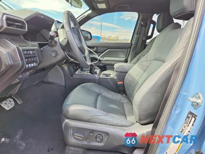 Zdjęcie 7 z 13 samochodu: 2025 TOYOTA 4RUNNER TRD SPORT PREMIUM VIN:JTEVA5BR0S5002926 - miniatura