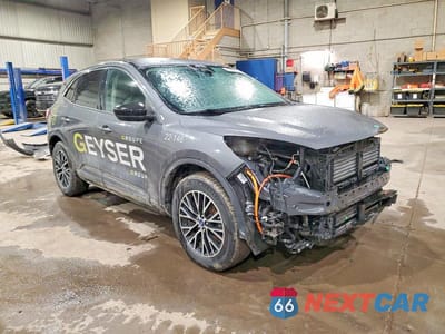 Czwarte zdjęcie samochodu z boku: 2022 FORD ESCAPE SE HEV VIN:1FMCU0EZ3NUA21610 - miniatura