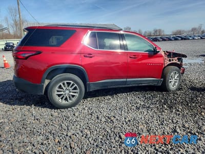 Trzecie zdjęcie samochodu z tyłu: 2022 CHEVROLET TRAVERSE LT VIN:1GNERGKW6NJ137829 - miniatura