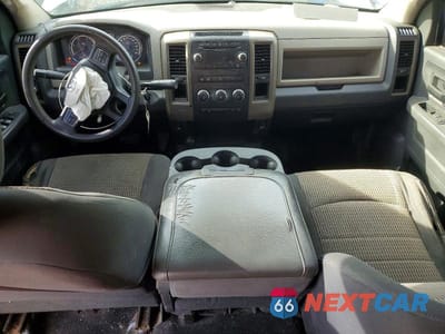 Zdjęcie 8 z 12 samochodu: 2012 DODGE RAM CHASSIS CAB FLATBED TRUCK VIN:3C7WDNEL4CG235454 - miniatura