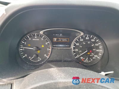 Zdjęcie 9 z 12 samochodu: 2018 NISSAN PATHFINDER SV VIN:5N1DR2MM1JC632498 - miniatura