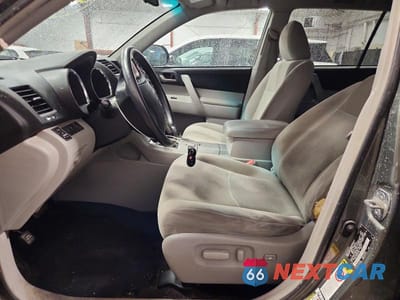 Zdjęcie 7 z 13 samochodu: 2011 TOYOTA HIGHLANDER BASE VIN:5TDBK3EH4BS077652 - miniatura