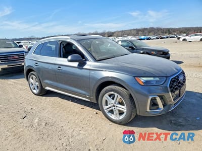 Czwarte zdjęcie samochodu z boku: 2024 AUDI Q5 E PREMIUM PLUS 55 VIN:WA1E2AFY3R2129705 - miniatura