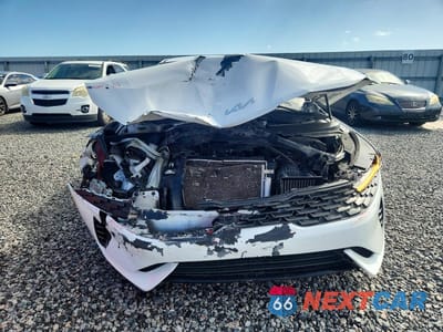 Piąte zdjęcie samochodu w środku: 2022 KIA K5 LXS VIN:5XXG14J27NG118541 - miniatura